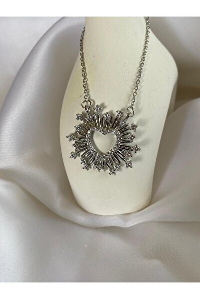 KANERUZ قلادة قلب من الفولاذ بحجر الزركون فضية اللون