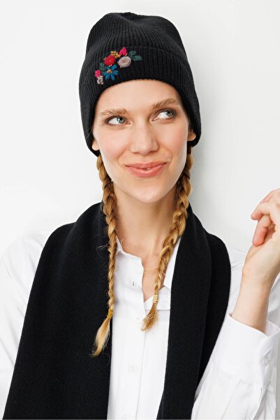 Desen Triko Women's Single Side Rococo Embroidery Embroidered Wool Kaşkol Black