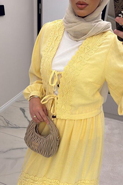 megapol Women's Yellow Muslin Fabric Lace Detailed Front Tie Hijab Suit