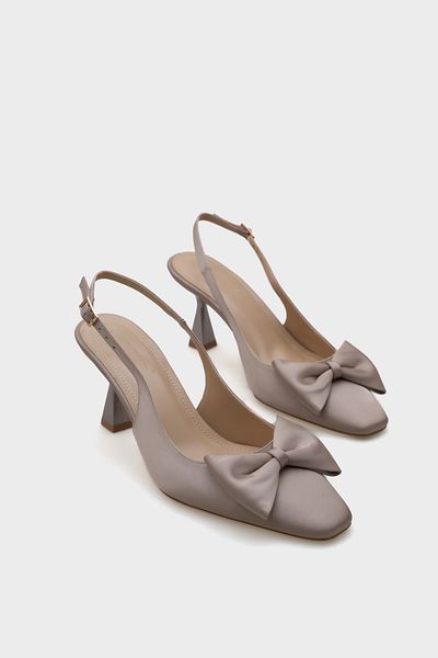 Capone Outfitters Pantofi de damă din satin cu vârf ascuțit Pam Blunt
