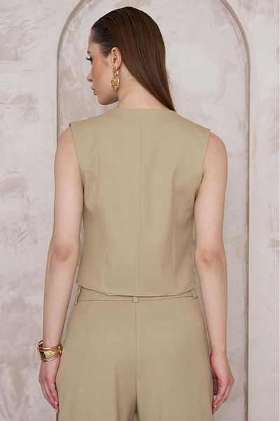 LA PANTE V-Neck Body Fitted Beige Vest