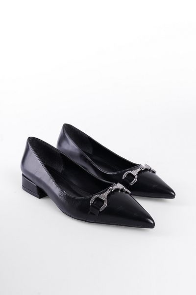 Capone Outfitters Pointed Toe Short Heeled Women's Shoes with Stone Buckle