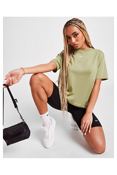 Nike Sportswear Essentials Short-Sleeve Kadın Tişört (YOUSPORTSWEAR)