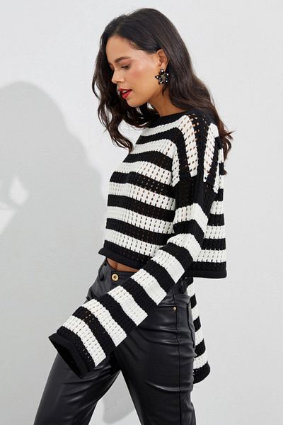 Cool & Sexy Bluză scurtă YV109, cu mâneci spaniole, ecru-negru, tricotaj ajurat