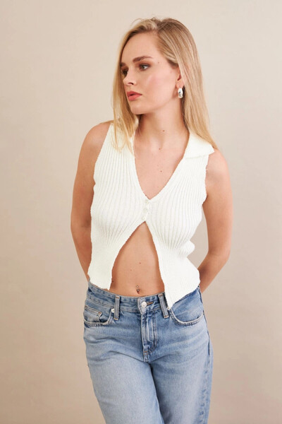 Cool & Sexy Women's Ecru Polo Neck Soft Vest Zh050