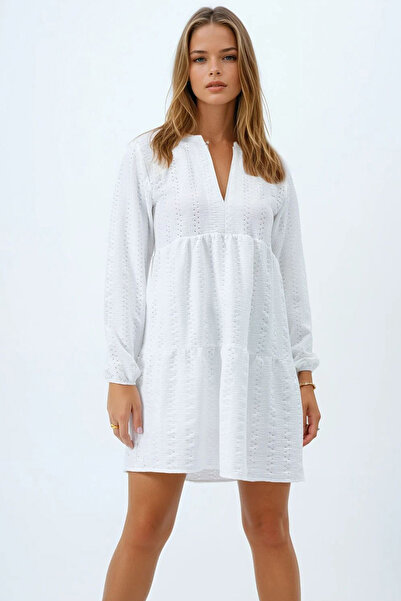 VAGGON Γυναικείο λευκό φόρεμα με λαιμόκοψη σε σχήμα V με επένδυση με πολλές στρώσεις με βολάν Prmx12363