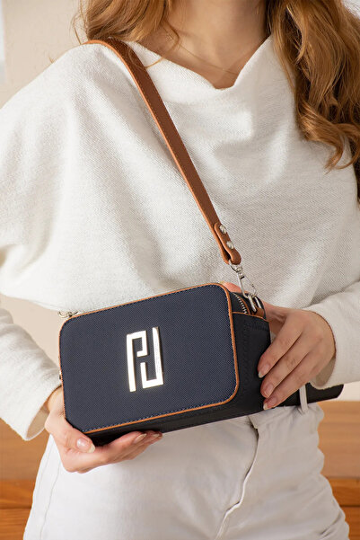 Just Polo حقيبة كتف وحقيبة يد صغيرة للنساء باللون الأزرق الداكن وحزام متقاطع ...