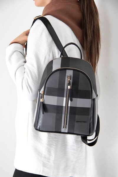 Silver Polo حقيبة ظهر نسائية سوداء - طراز SP901 باللون الأسود