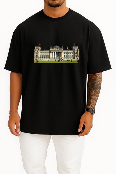 Bahriyeli Collection Oversize Erlin, Germany, Unisex T-Shirt with Renaissance Chest Design