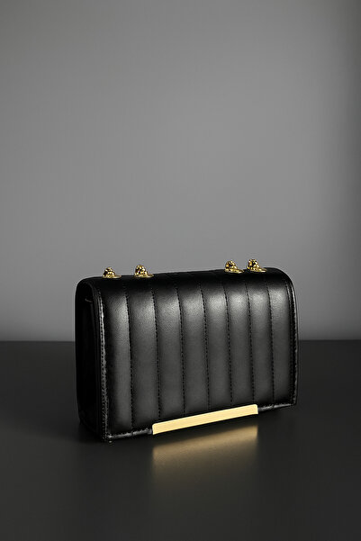 Nova Quilted Bag with Black Chain Strap