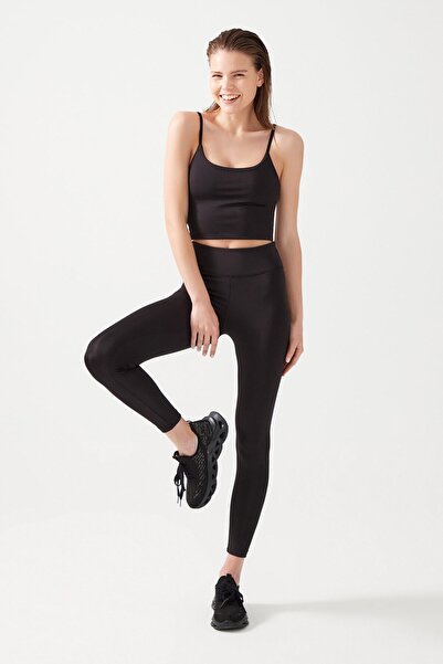 Los Ojos Women's Black Strap Lightly Supported Covered Sports Bra Straps