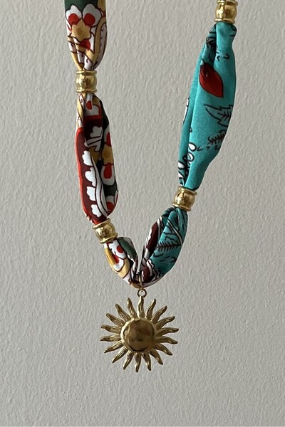 Beca Atelier قلادة وشاح من الفولاذ من جولدن نوماد