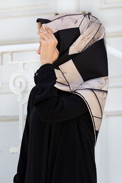 Vissona 100% twill silk marble patterned black - cream colored 90x90 scarf sewing method: hand stitching
