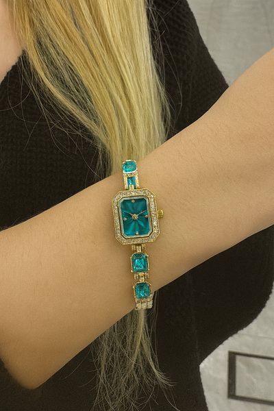 LOOQ Stone Detailed Minimal Case Women's Wristwatch