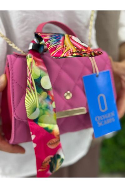 Oxygen Scarfs حقيبة يد وكتف نسائية من طراز Mora مع وشاح