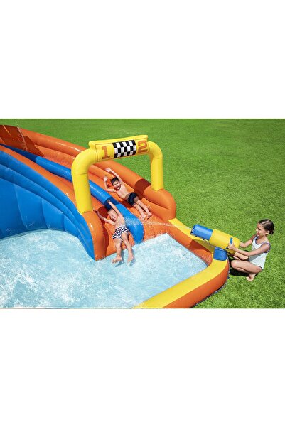 Oyuncakmatik Mega Oyun Su Parkı Kaydırak ve Fiskiye Çocuk Şişme Oyun Havuz Parkı 551 x 502 x 265 cm