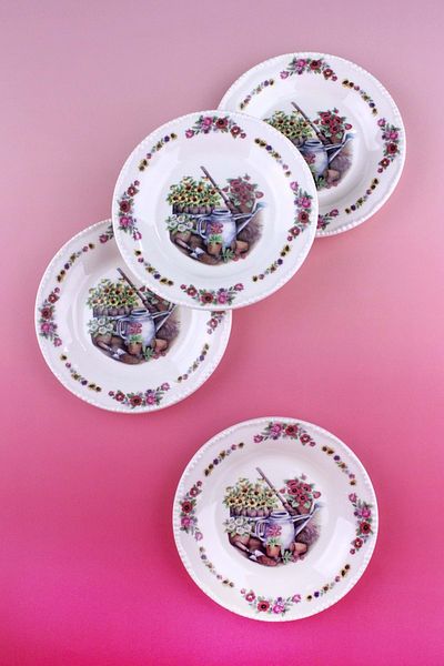 Bursa Porselen Dekor Gardening 4 Pieces of Cake / Cookie Plate