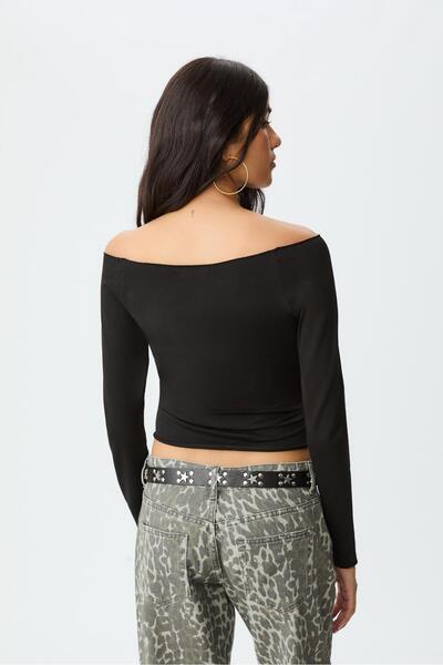Stradivarius Off-the-shoulder top