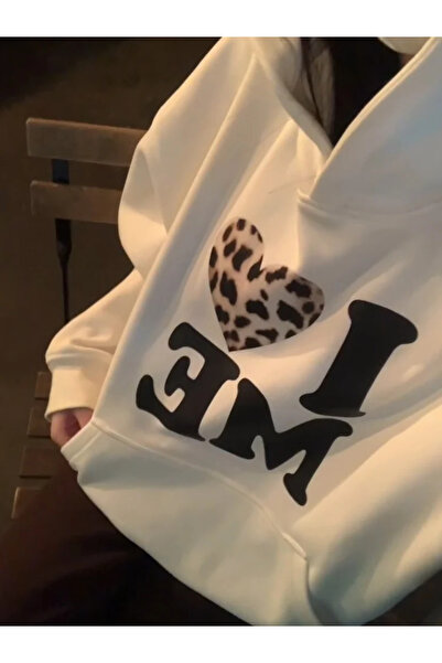 Tarzsokak Λευκή κορεατική σειρά με κομψά γράμματα με στάμπα λεοπάρ