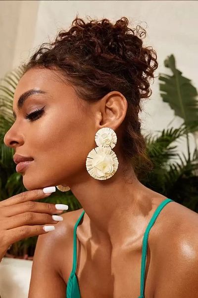 Vitastyle White Color 2-Piece Flower Look Design Earrings
