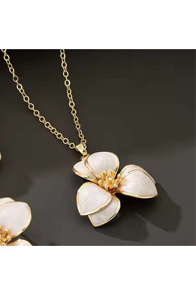 toptanhanem Elegant White Color Flower Necklace – Gold Chain |   For Daily and Special Occasions