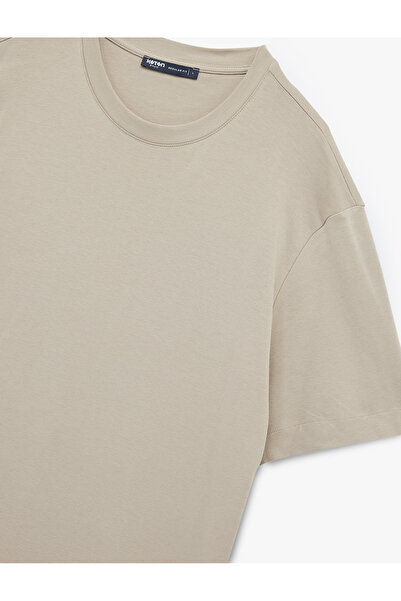 Koton Regular Fit Bisiklet Yaka Pamuklu Tok Kumaş Kısa Kollu Basic Tişört