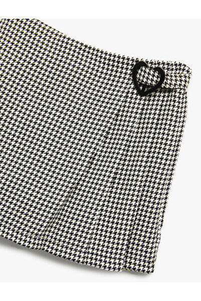 Koton Viskon Karışımlı Kalp Toka Detaylı Pileli Şort Etek