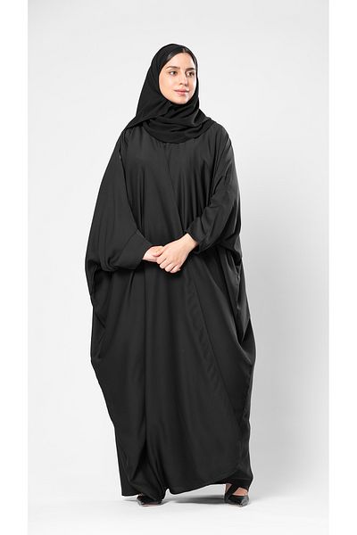 outline Black abaya quarter bisht