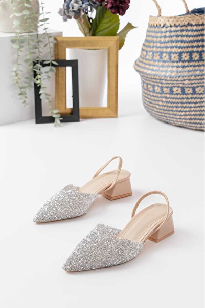 Lavina Footwear Lady Ten Rengi Kristal Taşlı 4cm Kısa Topuklu Ayakkabı