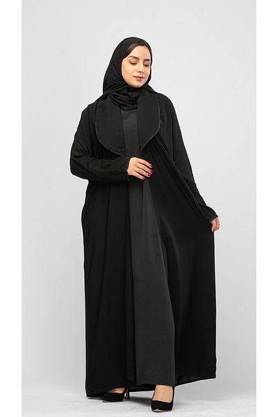 outline Black abaya with a collar decorated with embroidery