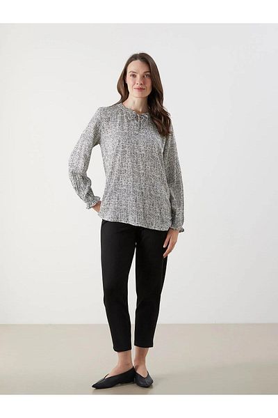 LC Waikiki Bluză cu model LCW Grace cu guler în dantelă (W5)