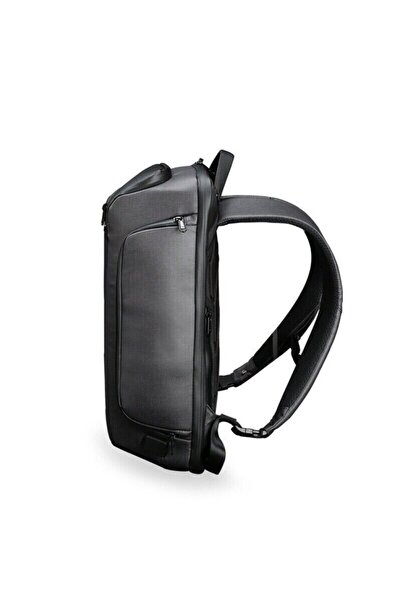 Generic Solar Powered Backpack: Charge on the Go with Versatile Power & Storage