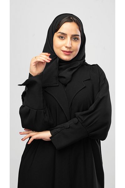 outline Black abaya with distinctive sleeves lined with tulle