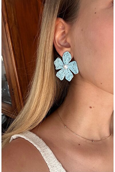 MERJANN Accesories Merjann Bebek Mavisi Keten Görünümlü Hasır Çiçek Küpe – İn...
