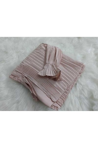 SNOOZYL A prayer rug with a pleated design, made of soft, comfortable and cool fabric to give you comfort and elegance.