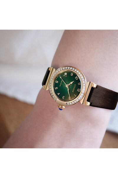 Citizen Eco-Drive EM1123-62X Pırlantalı ve Yedek Kordonlu Kadın Kol Saati