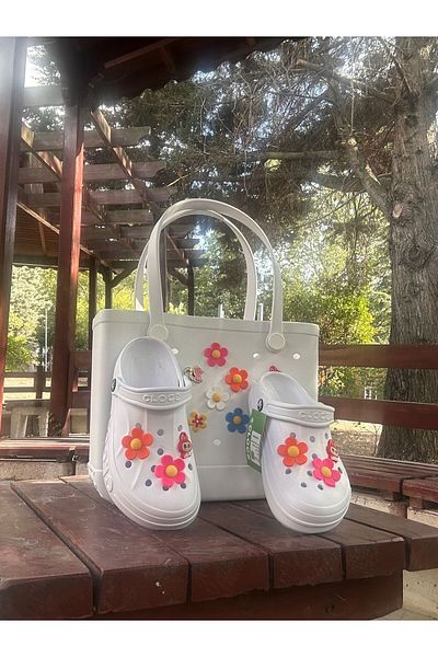 Madam Kifi 3-Piece Croslite Plastic Beach Bag Including Slippers and Charm Ornaments White