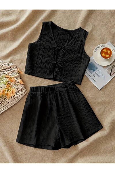 LEONE KOLEKSİYON Stylish Solid Color Sleeveless Top and Shorts Set - Perfect for Casual and Vacation Wear Wrinkle-Resistant Fabric