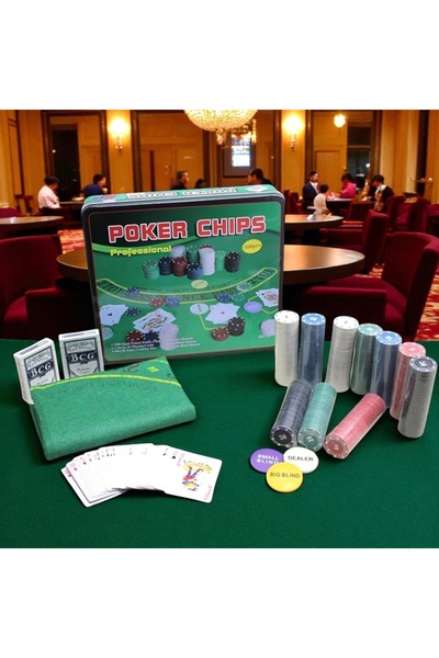 Kuzey Tacı Metal Kutulu 500 Chip Ve 2 Adet İskambil Kağit Setine Sahip Poker ...