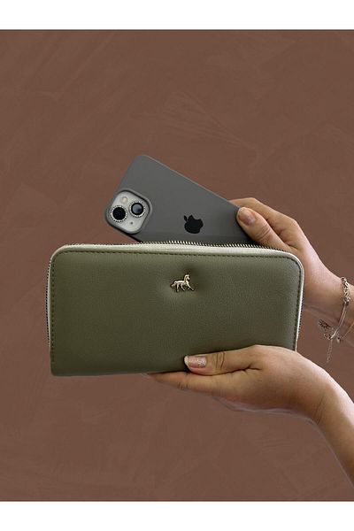 shiny ever Large Size Women's Wallet Green Gold Detailed