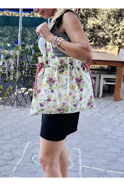 Handream Wildflowers Patterned Drawstring Lined Tote Cloth Shoulder Bag on Green Background