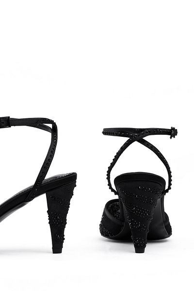 Tasarım Pantofi stiletto de damă cu toc subțire din plasă și curele la gleznă brodate cu pietre – tochuri elegante