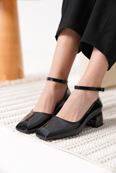 ripuvainen Delira Women's Patent Leather Shoes with Handcuff Detail and Thick Heels - Black