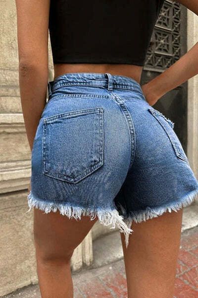 StreetWear Outlet Women's Short Jeans with Ripped Design and Frayed Hem