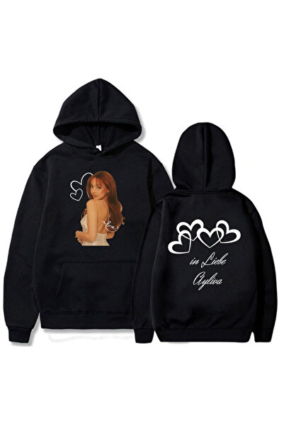 Tarzsokak Ayliva neagră este îndrăgostită și fierbinte.