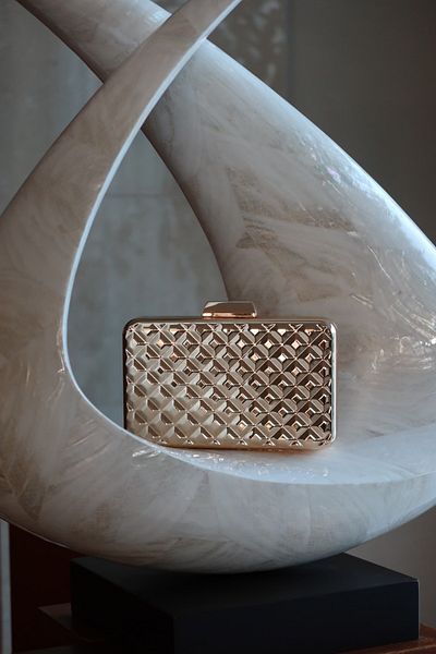Moom Bag Women's Gold Metal Diamond Patterned Chain Shoulder Bag