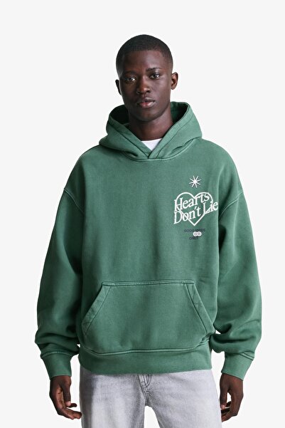 Bershka سويت شيرت مطبوع بتأثير باهت