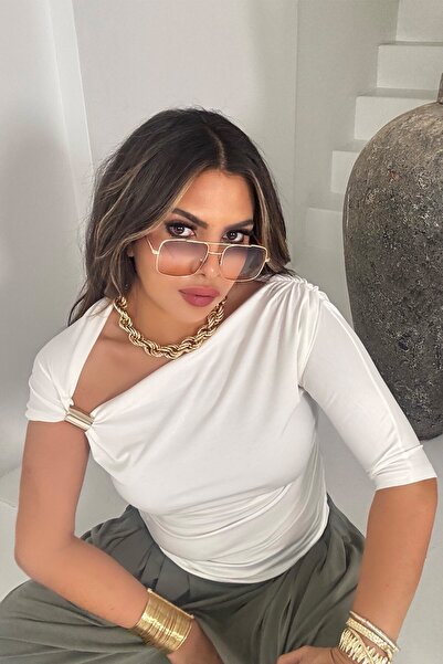 Sohotique By P Ασύμμετρη μπλούζα με λεπτομέρεια στον ώμο Αξεσουάρ εκρού