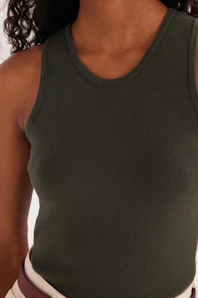 Tudors Women's Slim Fit Plain Wide Collar Green Body Undershirt