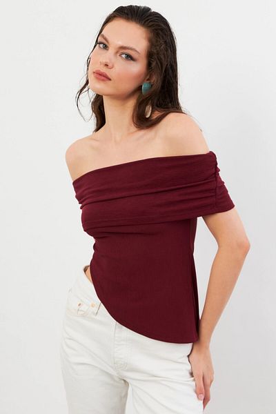 Cool & Sexy Women's Burgundy Asymmetrical Madonna Collar Blouse Ops4251
